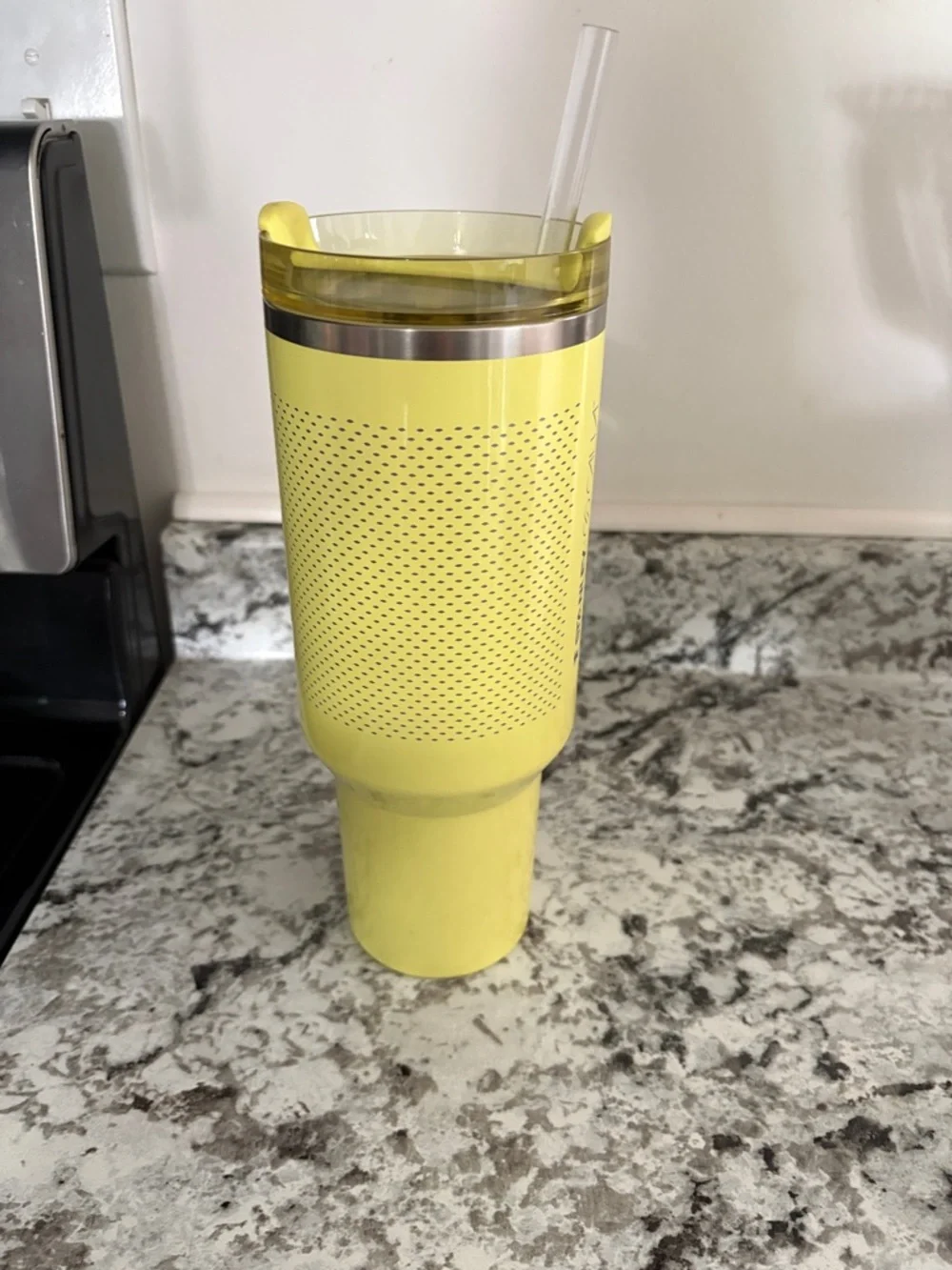 Stanley Yellow Insulated Travel Mug with Handle and Straw - Picture 4 of 7